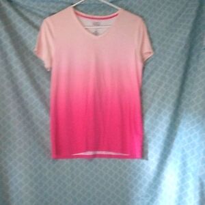 Fading baby to hot pink Croft & Barrow size Medium t-shirt.